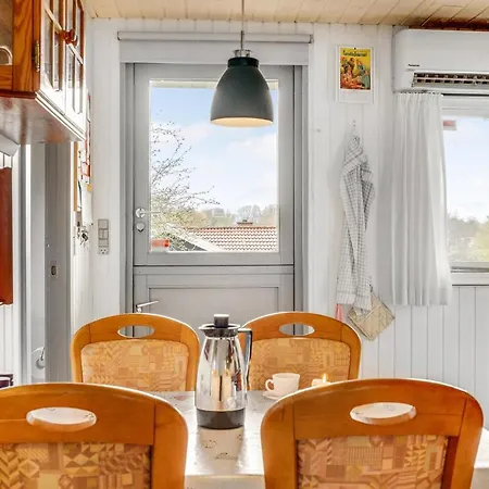 3 Bedroom Pet Friendly In *