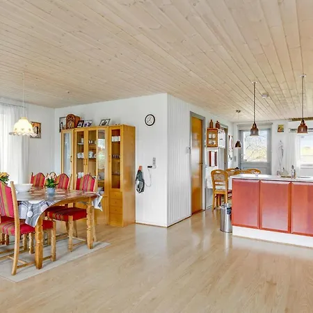 3 Bedroom Pet Friendly In