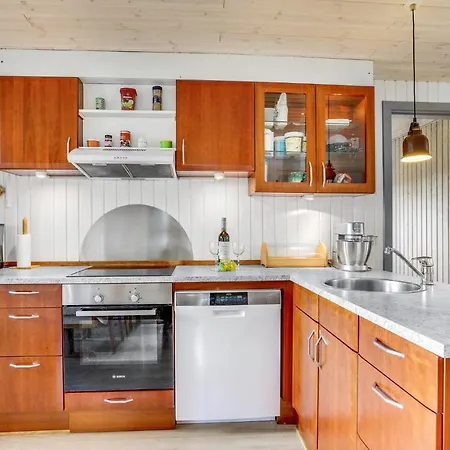 Дом отдыха 3 Bedroom Pet Friendly In *
